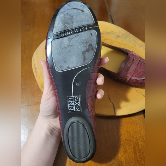 Nine West loafer style flats - Picture 4 of 6